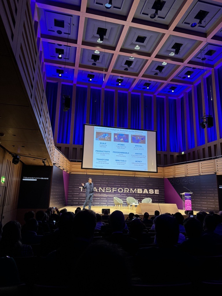 Ronit Ghose, Head of Future Finance Team at Citi, speaks on AI and machine learning in his keynote about the future of fintech and emerging technologies. Have you adopted AI and emerging technologies that have grown recently in your business? Let's discuss! #transformbase