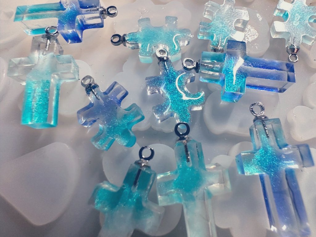 皆さん元気ですか…？
にひるは元気です😄

デザフェス日曜日出店します(*^^*)
ピンク色の髪の毛でお待ちしております😇