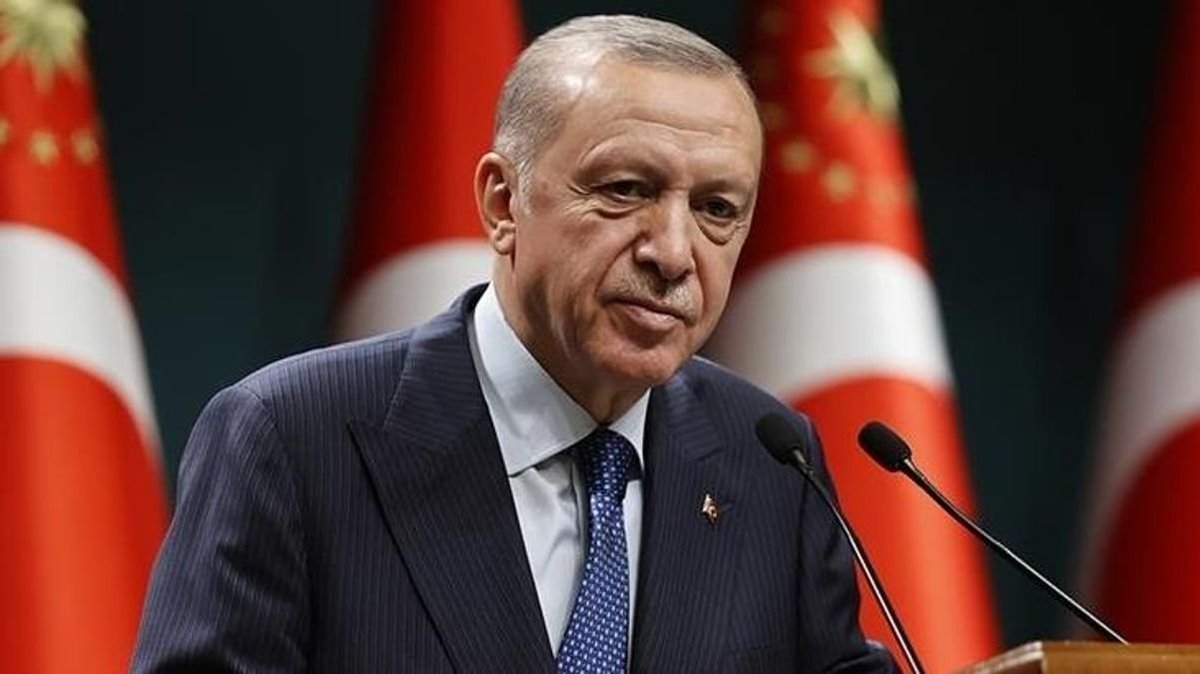 Zeki Efe (@zeki_2020) on Twitter photo Cumhurbaşkanımız <a href="/RTErdogan/">Recep Tayyip Erdoğan</a>;
“Batılı ülkelerin tam desteğini alan İsrail yönetimi, insanlığa dair ne kadar değer varsa hepsini çiğneyerek okulları, camileri, kiliseleri, hastaneleri, üniversiteleri, sivil yerleşim yerlerini bombalamaya devam ediyor.” Cumhurbaşkanımız <a href="/RTErdogan/">Recep Tayyip Erdoğan</a>;
“Batılı ülkelerin tam desteğini alan İsrail yönetimi, insanlığa dair ne kadar değer varsa hepsini çiğneyerek okulları, camileri, kiliseleri, hastaneleri, üniversiteleri, sivil yerleşim yerlerini bombalamaya devam ediyor.”