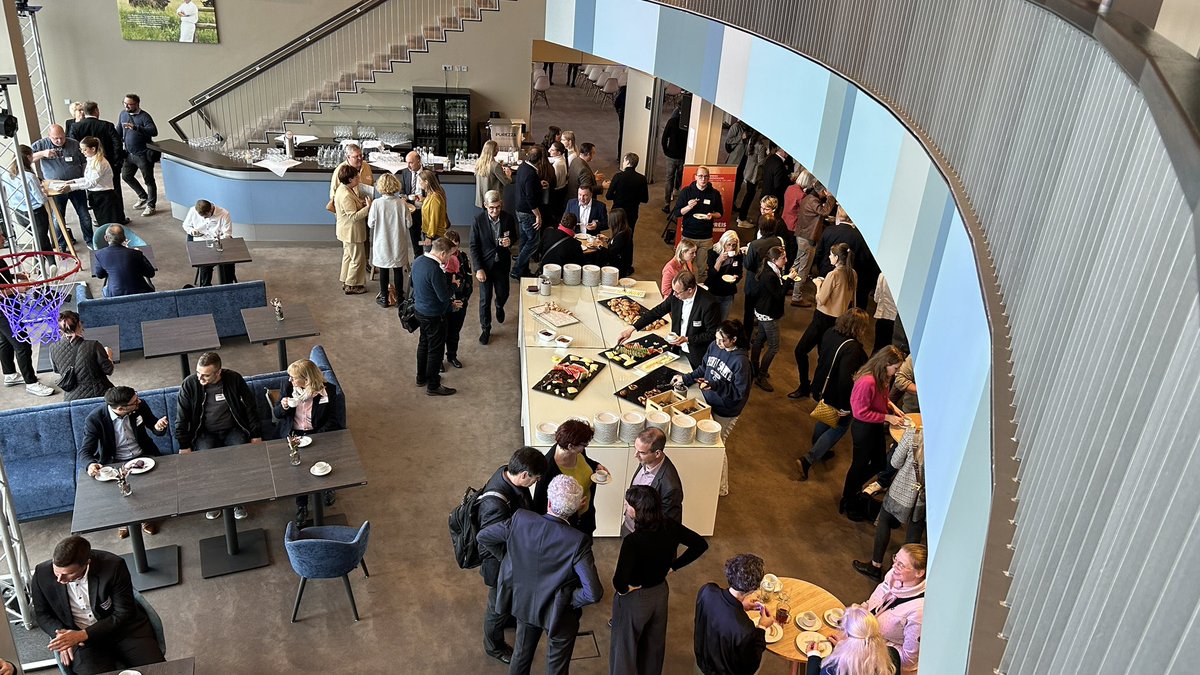 Heute und Morgen finden in #Bremerhaven die #Tourismustage statt. Das #Landestourismusforum steht unter dem Thema „Welche Qualität kann Künstliche Intelligenz (#KI) für eine nachhaltige Tourismusentwicklung haben?“. Spannend wird es beim #Tourismuspreis am Abend.
#bremen #ai