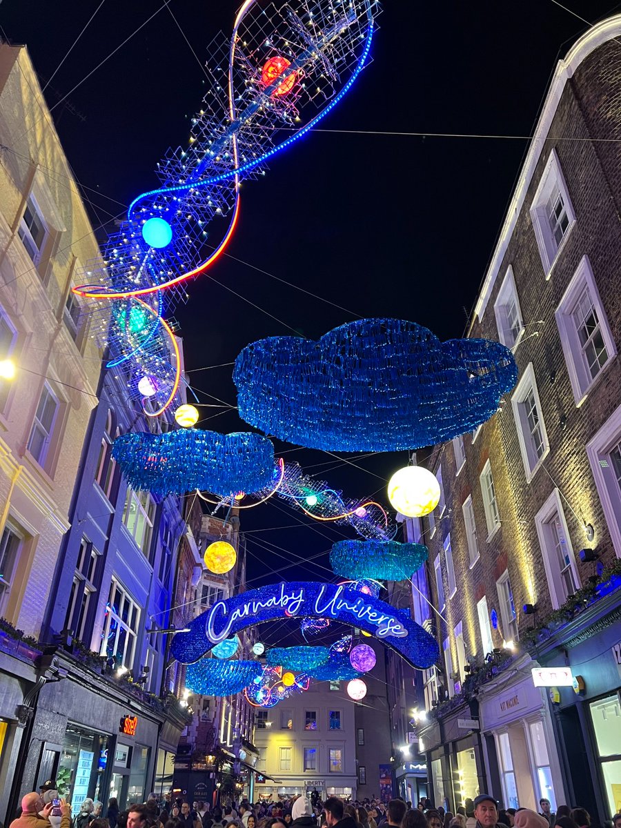 London's iconic Carnaby Street lit up for the festive season yesterday! Celebrate Christmas 2023 in London and experience this enchanting universe. 🎄🪐 @CarnabyLondon #CarnabyChristmas 📷 VisitBritain/Laura Leonard