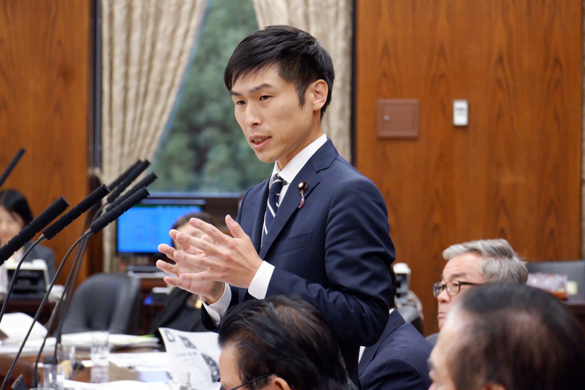 yamazoejimusyo's tweet photo. 参外防委でガザ危機と日本政府の対応を質問。パレスチナを訪問しながら「事実関係の把握は困難」としてイスラエルの国際人道法違反を批判しない上川外相に対し「政治的思惑から判断しないとしか受け取れない。いま求められているのは一時的な戦闘休止ではなく戦争の停止だ」と #山添拓 議員。 https://t.co/TOsVJYHmKk