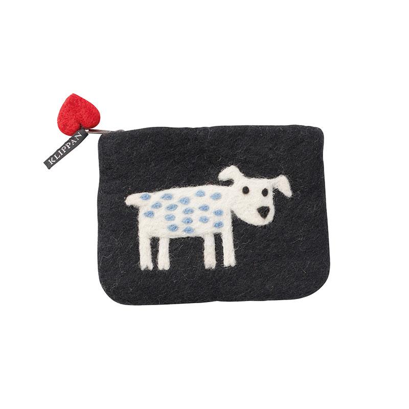 DecoratorsNotes's tweet image. What a fun stocking filler! Our collection of felt purses are made with a living material which is why they all have their unique appearance. Each purse is lined in a contrasting colour with a strong zip and finshed with a striking pom pom. Hand felted in 100% Wool in Nepal.