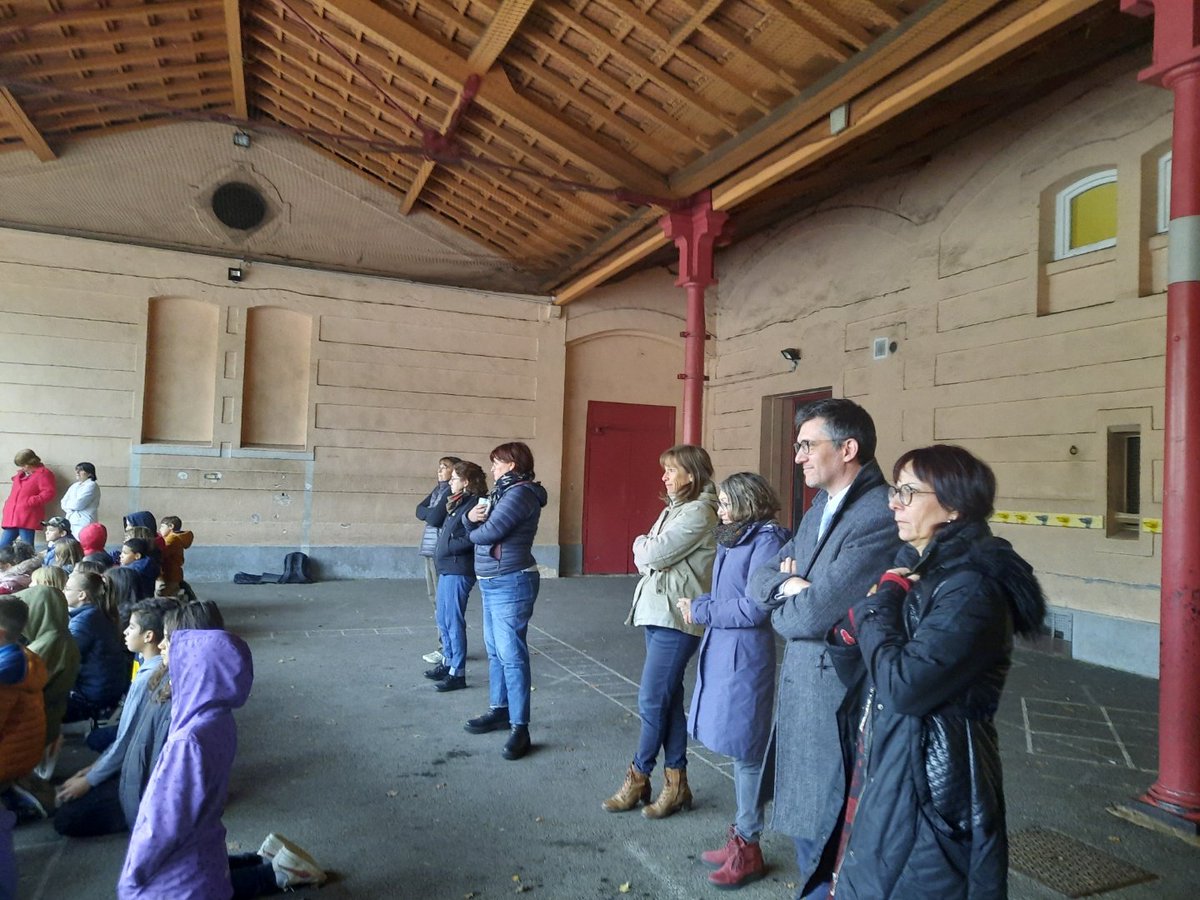 JOURNÉE NATIONALE DE LUTTE CONTRE LE HARCÈLEMENT ce 9 novembre 2023

Aymeric Meiss #DASEN05 est à  l'école Porte-Colombe #Gap pour voir la chorégraphie des CM1-CM2 sur la chanson de MAILLET "L'effet de masse" et leur exposition d affiches sur #NAH 
Bravo à tous !