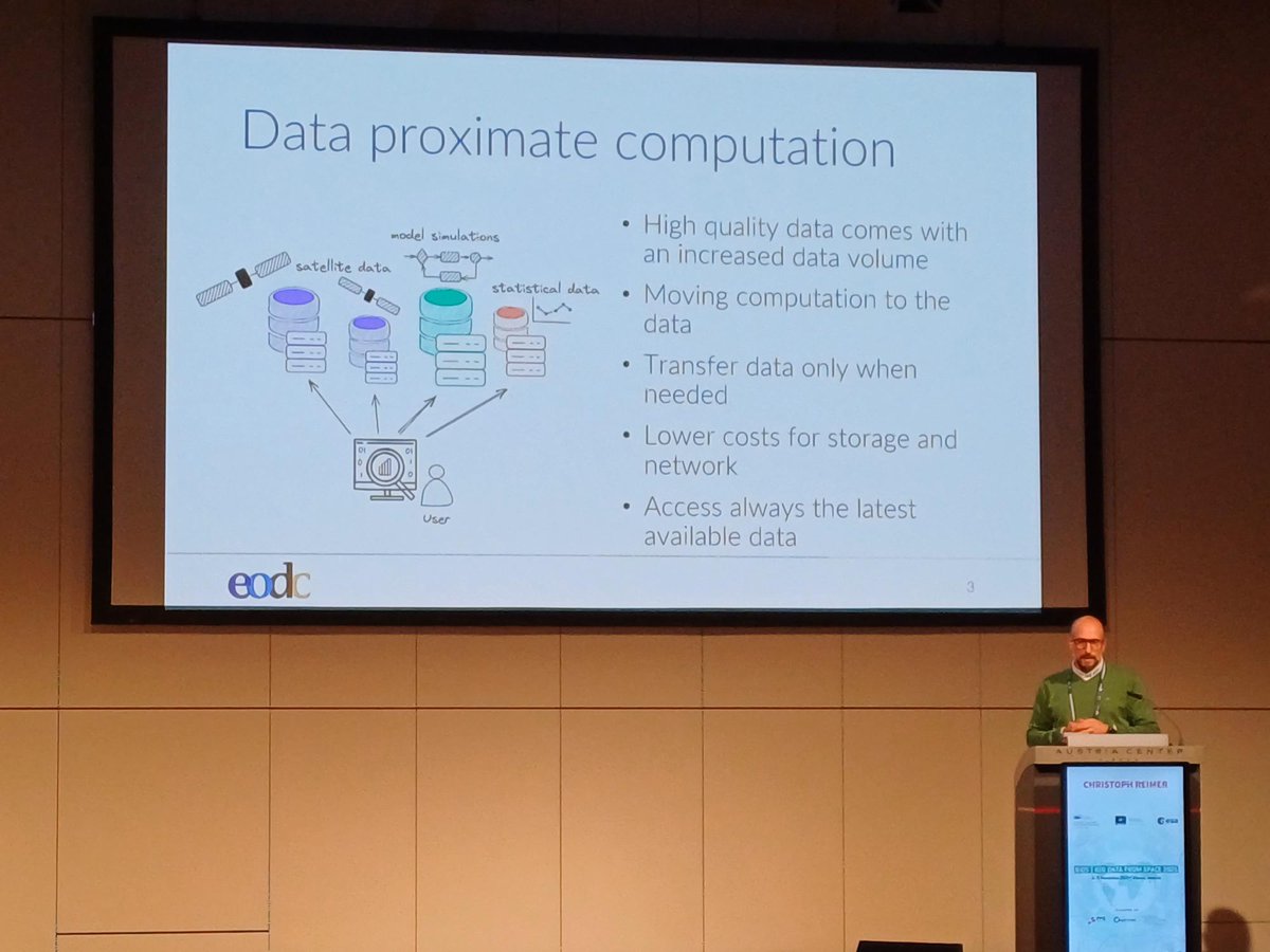 💪Our own Christoph Reimer took the stage at #BiDS23 during today's last presentation session on #DigitalTwins presenting: 'Multi-cloud processing with Dask: Demonstrating the capabilities of DestinE Data Lake (DEDL)' #DestinationEarth ➡️bigdatafromspace2023.org/programme