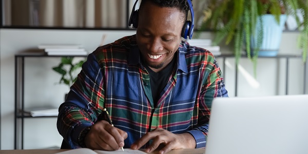 📢We are accepting applications for the Jan '24 start Modular Certificate in Genealogical Studies. This route offers flexibility for students who would like to study over a longer time frame. Find out more > bit.ly/49lEGwK #genealogy #LifelongLearning