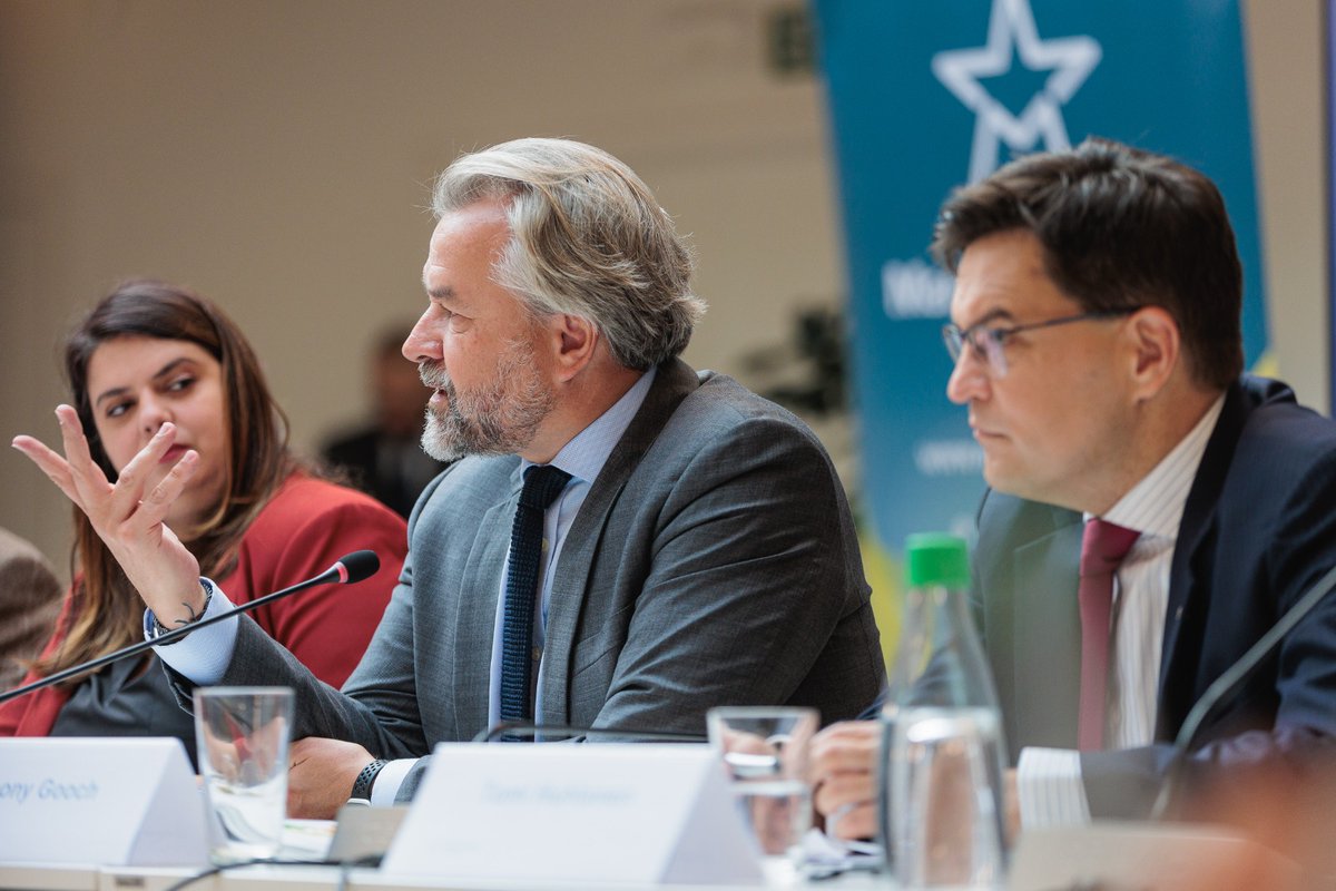 MartensCentre's tweet image. 🤝“Healthy #middleclasses underpin successful #economies because they are the ones doing the most consuming. They are also the ones most keen to see high-quality #publicservices.” - @pitres

#FocusFuture