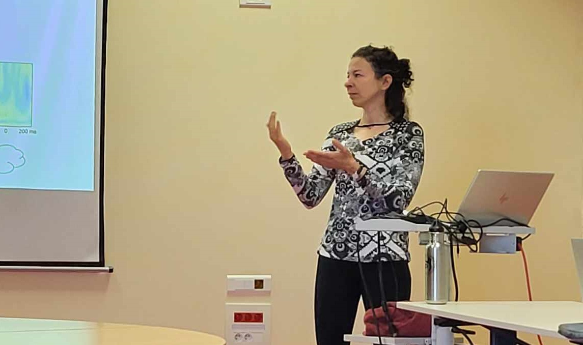 The language team was delighted to welcome Vitória Piai for a presentation entitled : "The neural basis of language production as we speak"
<a href="/vipiai/">Vitoria Piai</a> 
<a href="/Radboud_Uni/">Radboud University</a> 
<a href="/DondersInst/">Donders Institute</a>