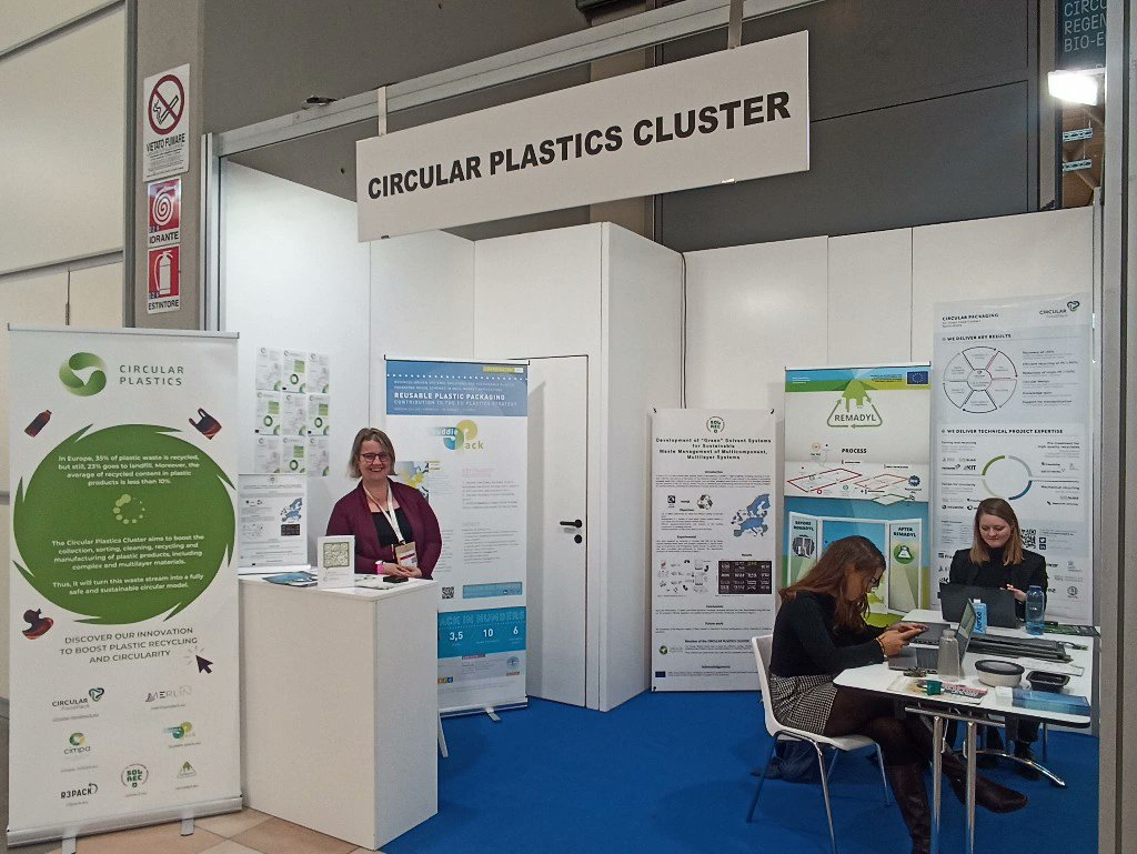 Are you at #ecomondo2023? If so, do not hesitate to drop by the 'Circular Plastics Cluster' booth and meet the CIMPA's Coordinator ! 🙋🏽‍♀️ 📍Pavillon D2, Stand n.200, Rimini Expo Centre Come and discover our innovations to make multilayer plastics more circular!