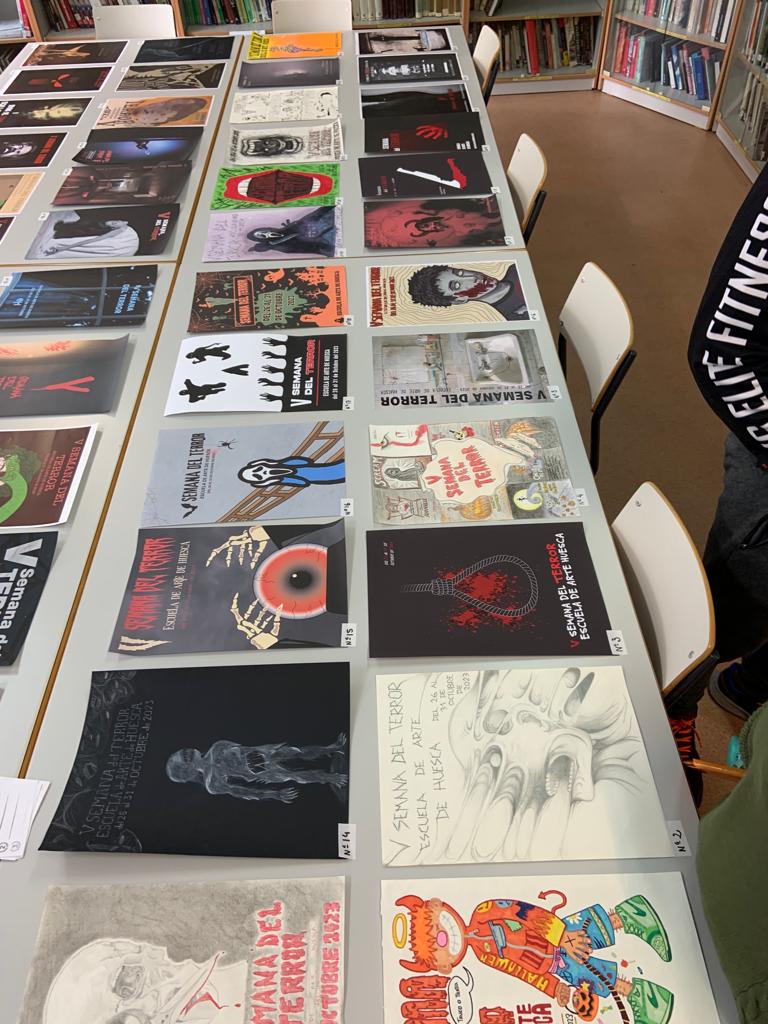 Biblioteca tweet media