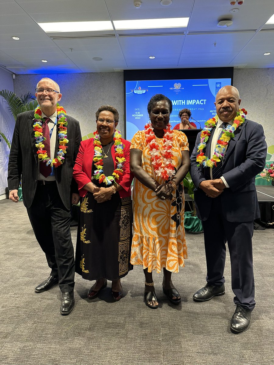 Honoured to join powerful women leaders of #PNG like Rufina Peter, Francesca Semoso, Geraldine Paul, Theonila @MatbobRoka, Amanda Masono,Carolyn Paul and #genderequality champions like @powes_parkop for our @UNDPinPNG supported Women in Leadership Retreat