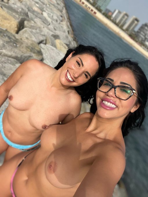 Linda Del Sol’s pics and videos