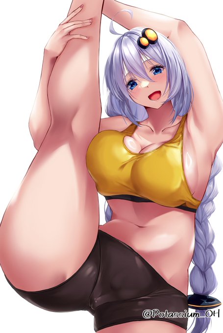 お題箱にきてたスポブラスパッツI字バランスをするあかりちゃん 