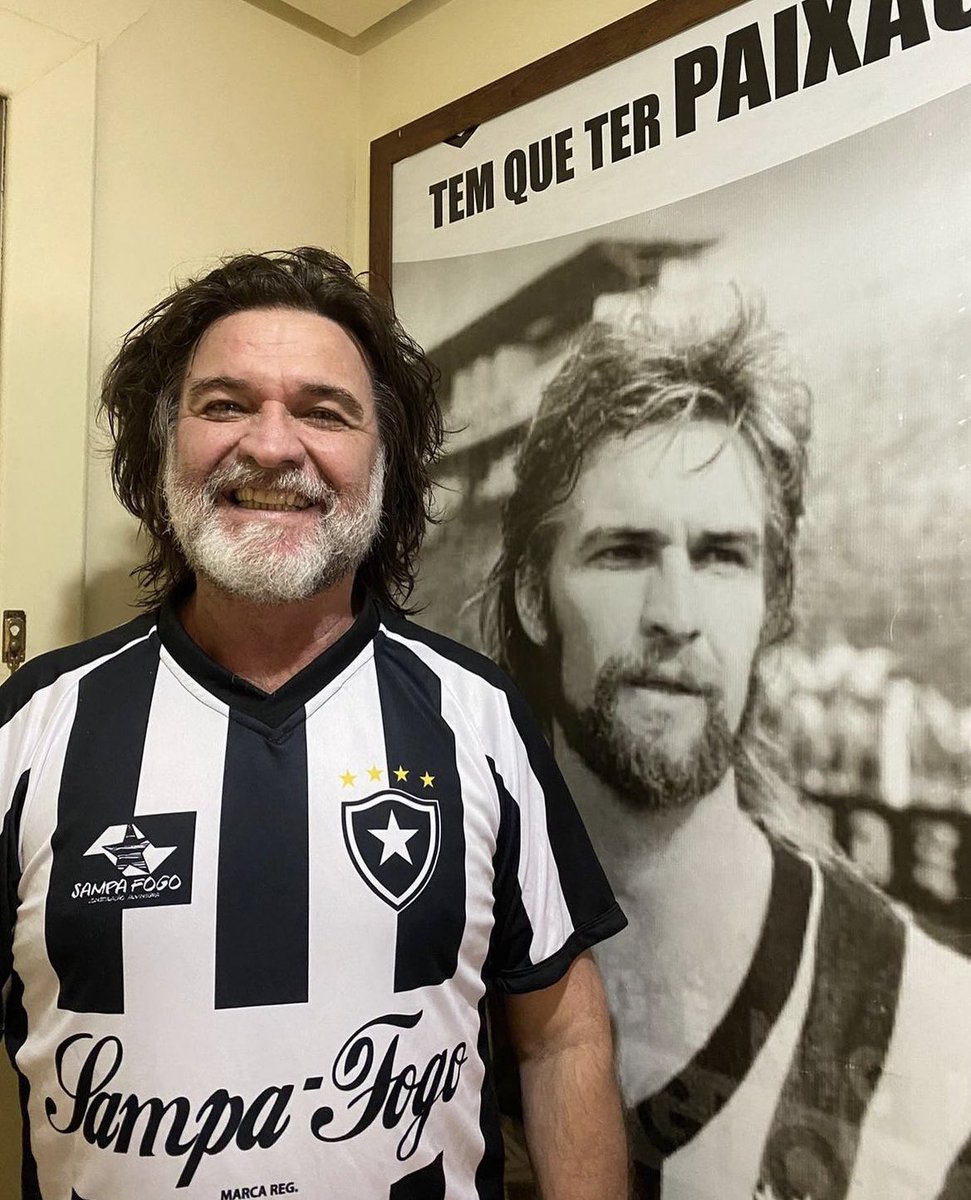 'Nunca se esqueceu nem se perdeu. É glória, é estrela, é tradição. É uma multidão ilimitada, pulsando intensamente no mesmo ritmo e batimento. Homens, atletas, e a visão é única: ser campeão. É veia, suor, fé, vibração e honra, não apenas o passado, mas o presente. Hora de se…