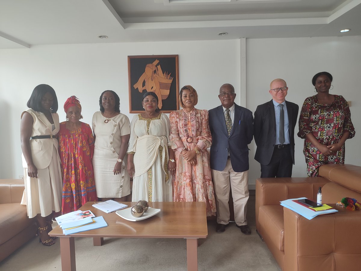 PNUD Guinea Ecuatorial (@undp_eg) on Twitter photo La Representante del PNUD, <a href="/betty_wabunoha/">Betty wabunoha</a>, y la Ministra de #Igualdad de Género de Guinea Ecuatorial, Mª Consuelo Nguema Oyana intercambian sobre futuras colaboraciones en:
🟥Promoción de la Igualdad de Género y los #ODS
🟩Participación Juvenil
🟦Inclusión social La Representante del PNUD, <a href="/betty_wabunoha/">Betty wabunoha</a>, y la Ministra de #Igualdad de Género de Guinea Ecuatorial, Mª Consuelo Nguema Oyana intercambian sobre futuras colaboraciones en:
🟥Promoción de la Igualdad de Género y los #ODS
🟩Participación Juvenil
🟦Inclusión social