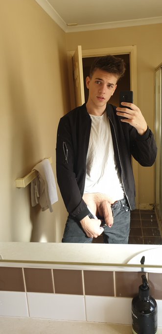 someone get me hard   https://t.co/OgMupkr9OC https://t.co/1b3JEFkglI