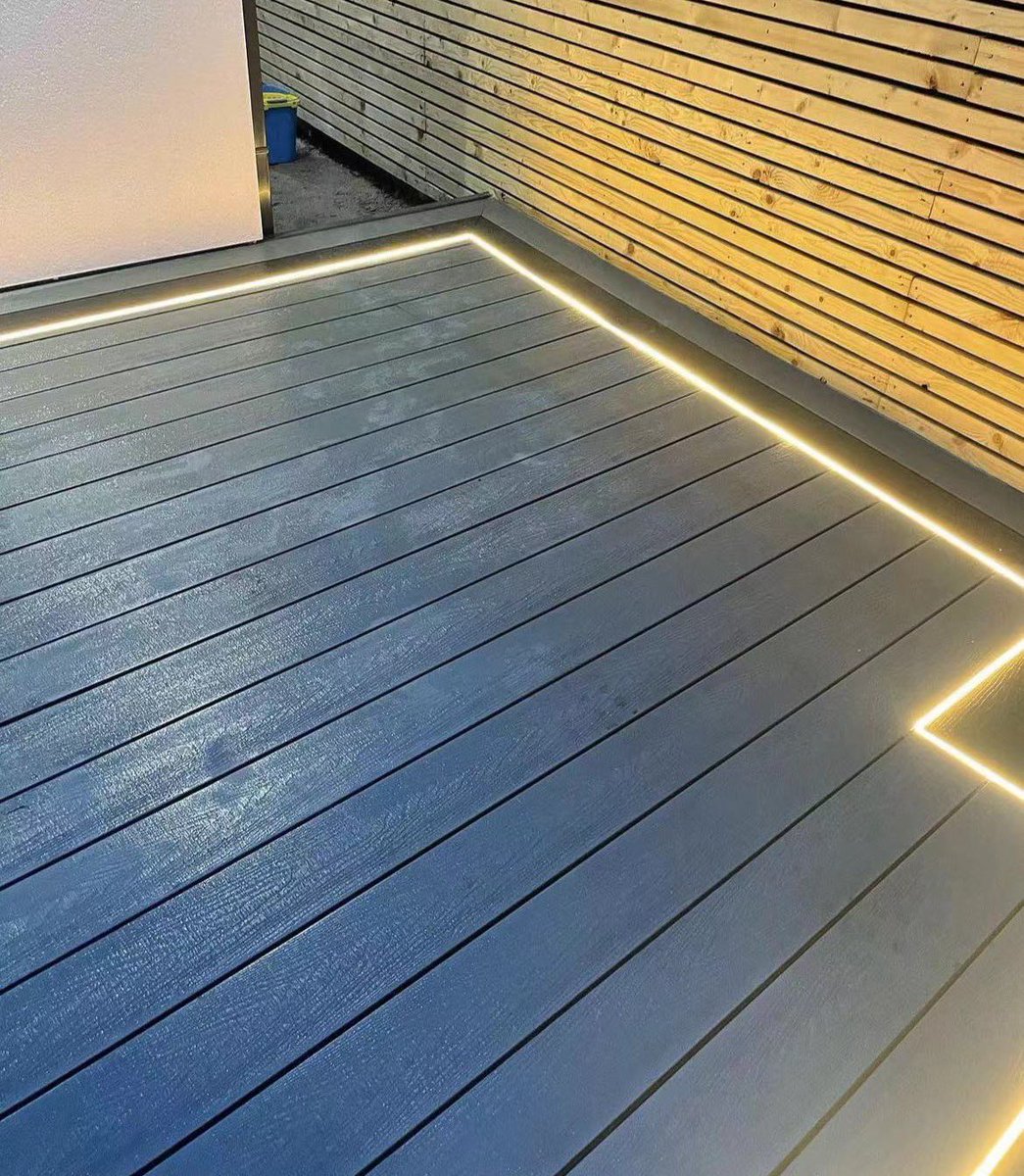 HooYoo18701's tweet image. Linear light strips are applied on garden floors, with their minimalist design not only providing illumination but also creating a warm atmosphere.#ledstriplight #ledstripfactory