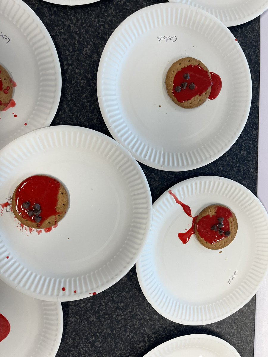 Today we looked at Remembrance day with the children, we watched a beautiful short video from CBeebies which we love every year, it opens up lots of conversations with the children. We also made some Poppy pictures and biscuits to take home.