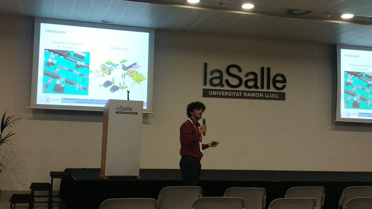 📢 Our PhD student Alberto Bazán Guillén has presented the ongoing work 'Diseño de esquema de carga/descarga para vehículos eléctricos en entornos urbanos' 🏙️🚘⛽🔌🔋in the XVI #JITEL2023 at @LaSalleBCN @ENTEL_UPC @compromiseAEI @MobilyticsUPC