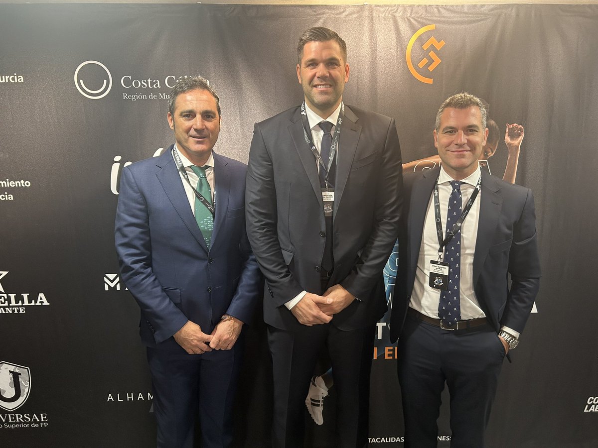 Qué grande eres <a href="/9FelipeReyes/">Felipe Reyes</a> !!!

En <a href="/teatrocircomur/">Teatro Circo Murcia</a> 

#CostaCálidaSB23 💼🏀 by <a href="/SportBiz_World/">Sport Business World</a>