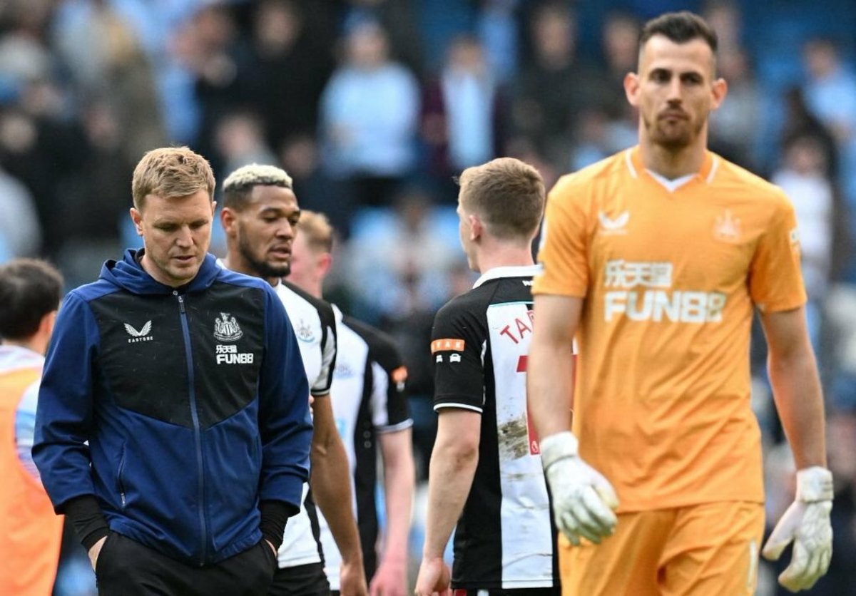 FrancisChipp's tweet photo. EXCL🚨: Eddie Howe has suggested he may be forced to deploy goalkeeper Martin Dubravka in an attacking role for this weekend’s trip to Bournemouth. Callum Wilson is set to join the lengthy injury list. #NUFC https://t.co/tTVsprMxpP