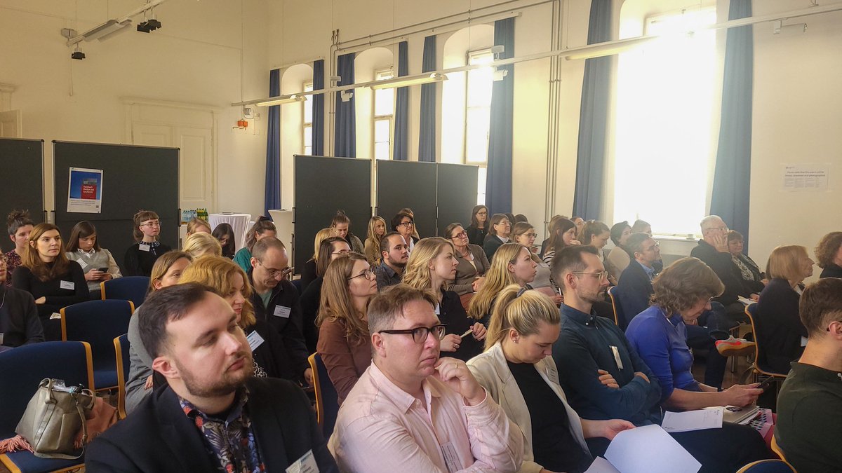 IPKW – Department of Communication, UNIVIE (@ipkw_univie) on Twitter photo Now discussing diversity-sensitive gender perspective in health communication with <a href="/AnnaJMWagner/">Anna Wagner</a> & <a href="/D_Reifegerste/">Doreen Reifegerste</a> Beyond binary (and) biology: Desiderate für eine vielfältige, diversitätssensible Geschlechterperspektive in der Gesundheitskommunikationsforschung #dgpuk #digimög23 Now discussing diversity-sensitive gender perspective in health communication with <a href="/AnnaJMWagner/">Anna Wagner</a> & <a href="/D_Reifegerste/">Doreen Reifegerste</a> Beyond binary (and) biology: Desiderate für eine vielfältige, diversitätssensible Geschlechterperspektive in der Gesundheitskommunikationsforschung #dgpuk #digimög23