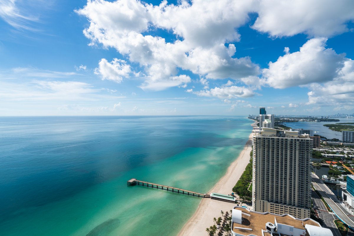 SIBEACHlife's tweet photo. Jade Signature Sunny Isles Beach - Discover the Ultimate Luxurious Oceanfront Living Experience

Read more: https://t.co/NcPiULfXBB

#SunnyIslesBeach #JadeSignature #SunnyIslesBeachCommunity #MiamiRealEstate #Condos https://t.co/yJwFrYVtEr
