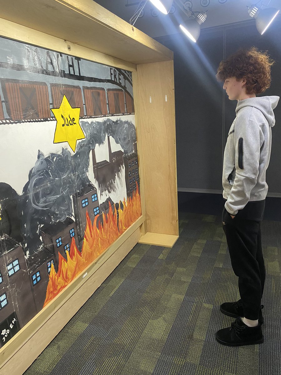 JAGKYEtownInd's tweet photo. @EtownJAGKy students attended the Holocaust Murals Exhibit and learned tons.   Proud of our desire to grow as humans! #LoveJAG #JAGky #jagnational https://t.co/QJJ9wZ760i