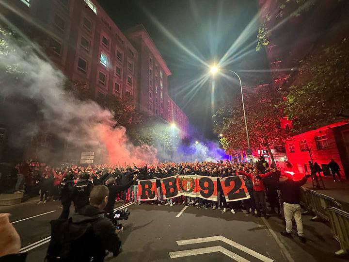 Segundo alguns relatos após esta deslocação a Madrid 🇪🇸, os espanhóis dizem ter ficado encantados com os gverreiros do Minho e com a paixão que os adeptos demonstram pelo clube. Ser SC Braga cada vez é mais um privilégio, ❤️🤍⚔️