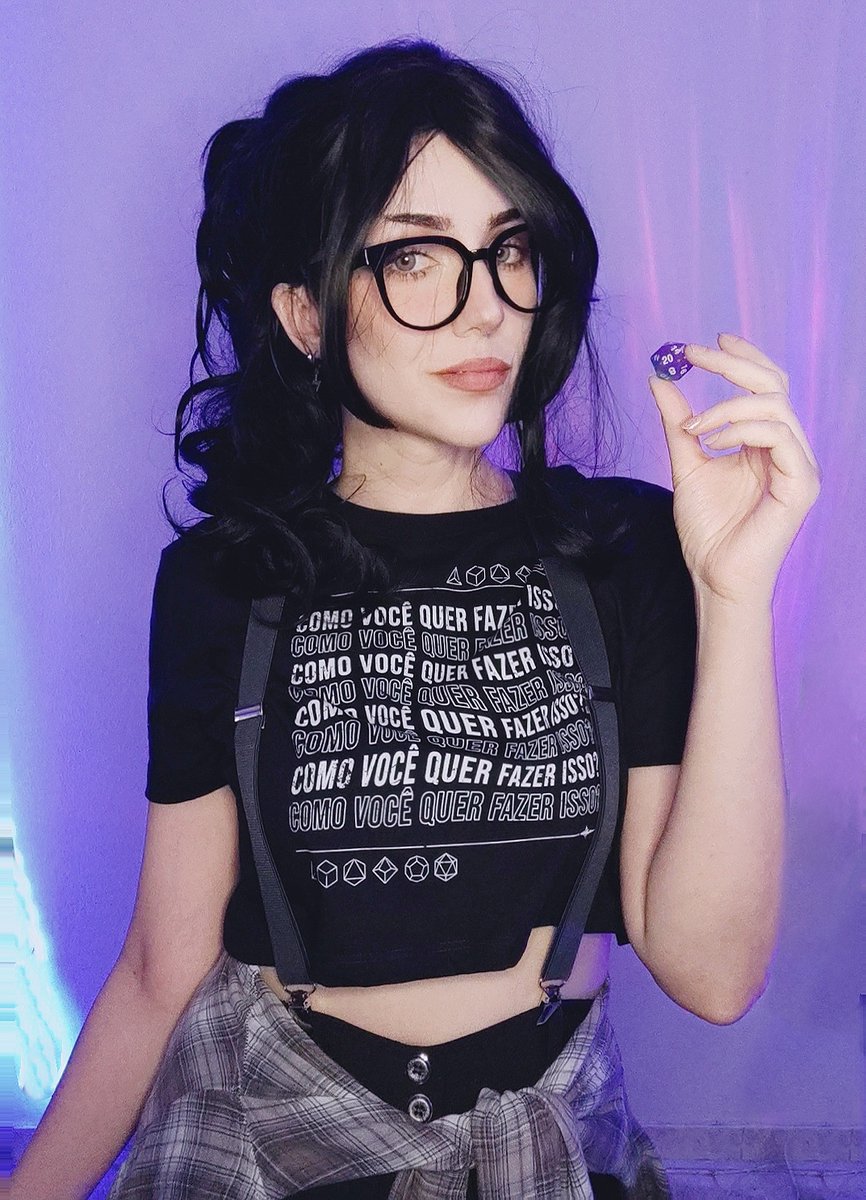 blue_mih's tweet photo. Opa, já conhece a @RPGs_Core? ✨
É uma loja focada na criação de moda com estampas incríveis pensadas especialmente pro público de RPG 🎲
A estampa que tô usando chama CVQFI? que é maravilhosa tá? Não peca na qualidade✨
Bora conhecer a loja! Link abaixo!👇🏻
#RPGCore #CaimsHerz https://t.co/anZ35nXw0P