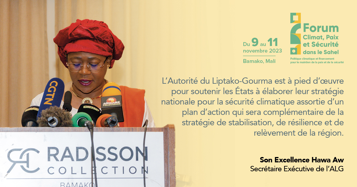 Aux cotés de S.E. <a href="/ChoguelKMaiga/">Choguel Kokalla Maiga</a> , Premier Ministre du #Mali ,  S.E. <a href="/HawaAwALG/">Hawa Aw</a> a pris part à la cérémonie d'ouverture du #ForumSecuriteClimatique qui a débuté aujourd'hui à Bamako.

le forum en live ici : bit.ly/3MCOpFn

#Sahel #Climat #Paix #Sécurité #LiptakoGourma