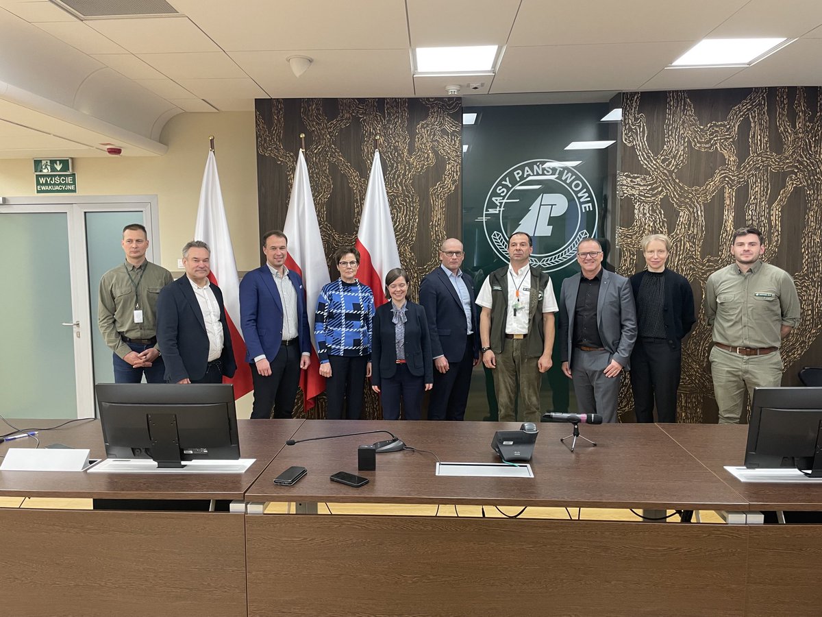 TomiSalo_Metsa's tweet photo. Nordic delegation as a visitor of Polish State Forest. It is important to collaborate between forested countries at EU level. #Regenerativeforestry on the meeting agenda. #forestry #forestindustry #forestvaluechain https://t.co/0s7hJYlci5
