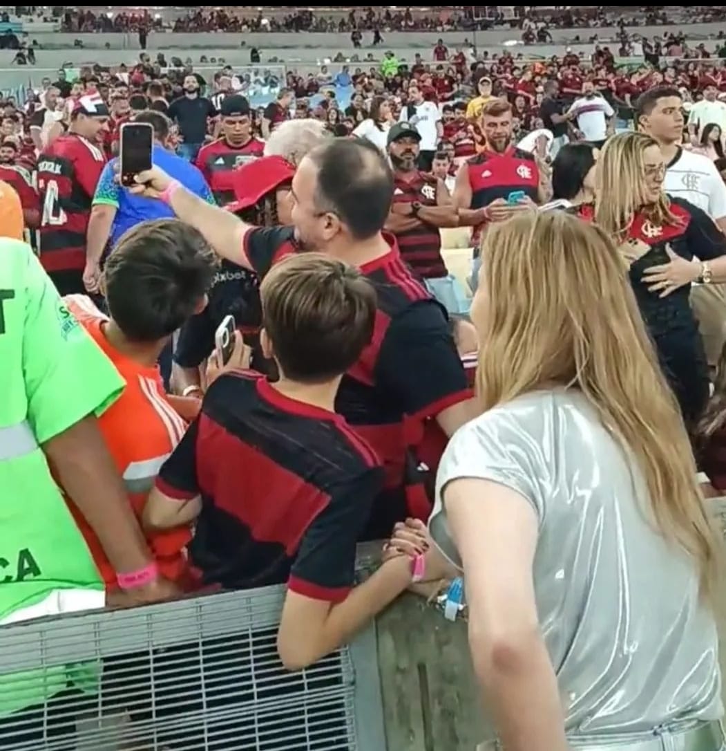 FAMILIAPAL94891's tweet photo. A FIGURA POP STAR TA CAGANDO PRO TIME O QUE IMPORTA PRA ELA É OS FLASH!

MAIOR VERGONHA DA NOSSA HISTÓRIA TER UM CAVALO DE TRÓIA DESSE DENTRO DO CLUBE🤮🤮

CÂNCER É SÓ A NOSSA TORCIDA.A DOS OUTROS É SELFIE AMOR E CARINHO!

SOME DO PALMEIRAS BRUXA DO 71 NOJENTA LOIRA DO BANHEIRO. https://t.co/bWP5yBEMqM