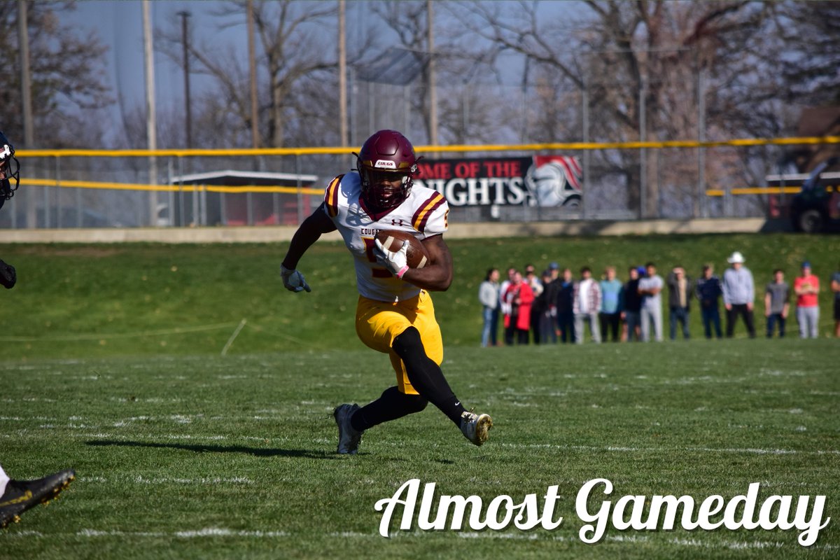 Minnesota Morris Football tweet media