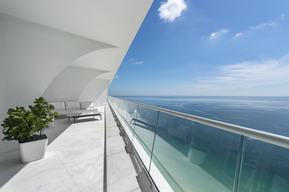 SIBEACHlife's tweet photo. Step into a world of elegance and opulence at #JadeSignature, #SunnyIslesBeach, FL. 🌅 Unparalleled amenities, every detail is crafted for a life of luxury. 🏝️ Ready to redefine your lifestyle? Contact Brosda and Bentley Realtors at 786.363.8551. #LuxuryHomes #MiamiRealEstate https://t.co/ItnhPuuf0x