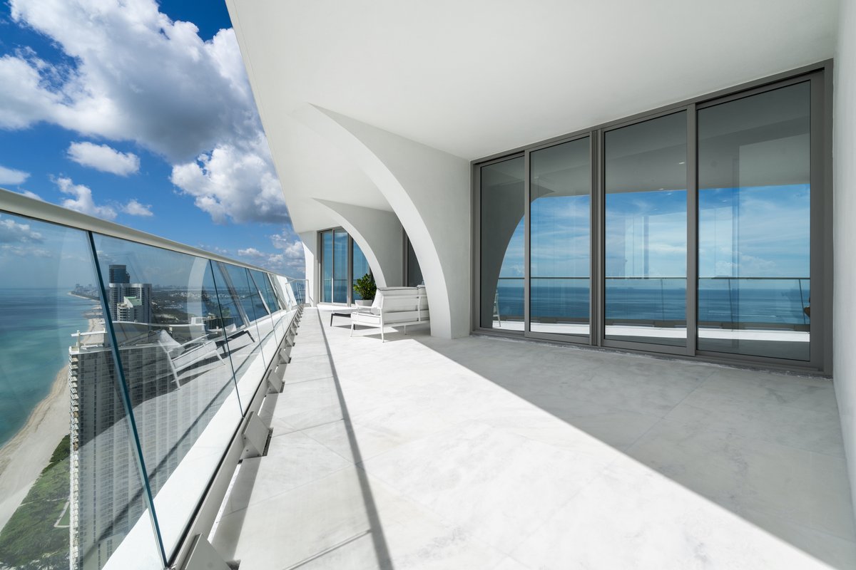 SIBEACHlife's tweet photo. Step into a world of elegance and opulence at #JadeSignature, #SunnyIslesBeach, FL. 🌅 Unparalleled amenities, every detail is crafted for a life of luxury. 🏝️ Ready to redefine your lifestyle? Contact Brosda and Bentley Realtors at 786.363.8551. #LuxuryHomes #MiamiRealEstate https://t.co/ItnhPuuf0x