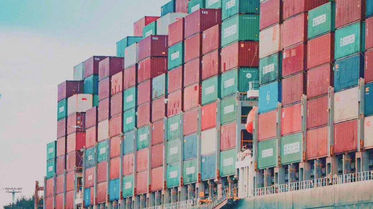 icontainers's tweet image. 🌐 Navigating customs clearance is vital for international shipments. iContainers ensures seamless processes with expert customs agents.✈️Learn More: bit.ly/3QREmyA #customsclearance #internationaltrade #iContainers