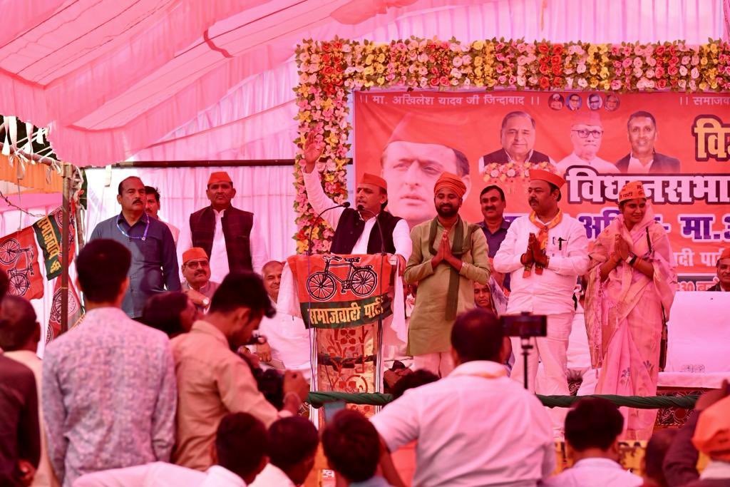 yadavakhilesh's tweet photo. सामाजिक न्याय की बनके बुलंद आवाज़... जनता चली है PDA के साथ  

आज पन्ना, मध्य प्रदेश में विजय संकल्प महारैली के दौरान। https://t.co/W6WDkZP9UE
