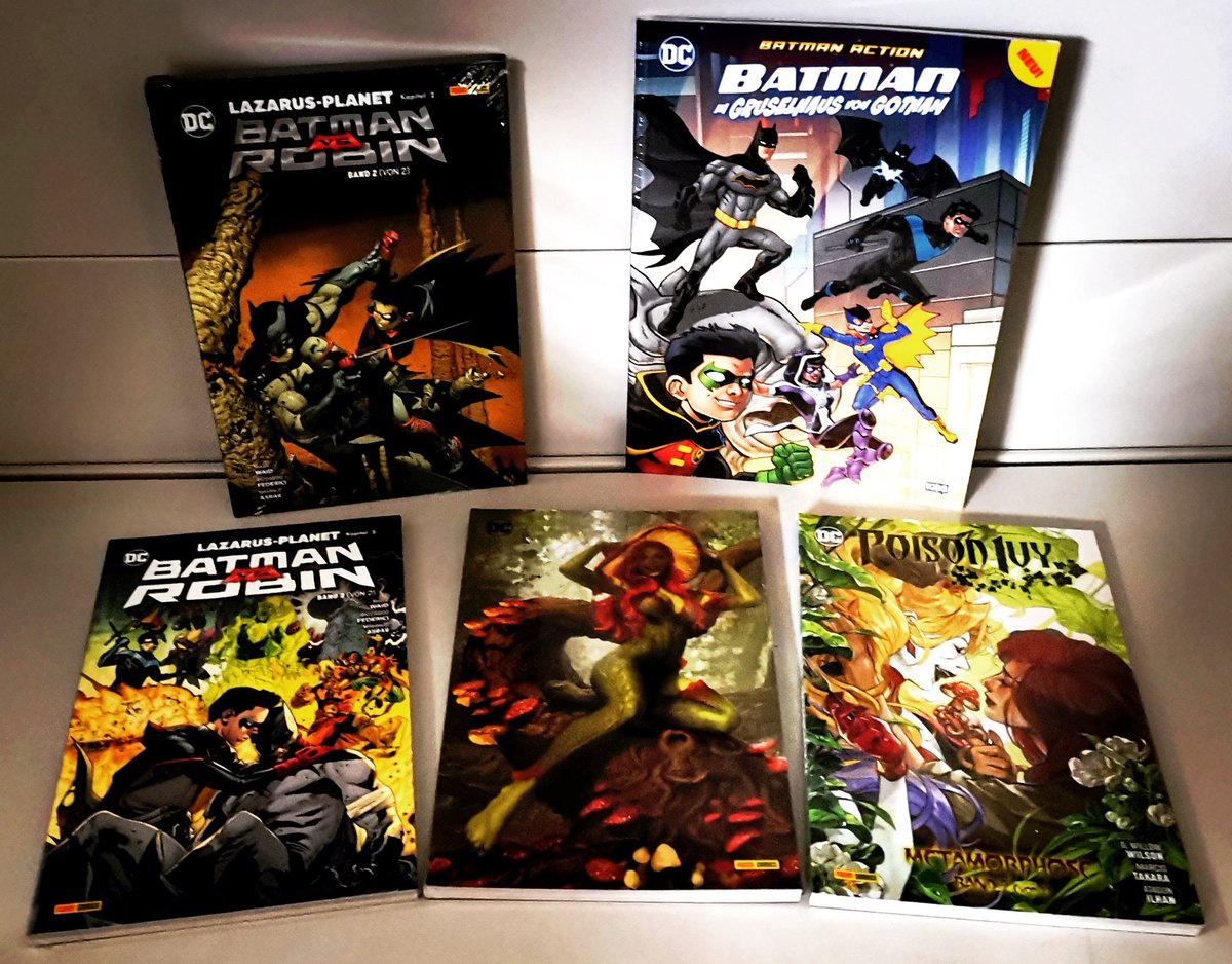 PresseComicShop's tweet photo. Die DC Comic Neuheiten vom @PaniniVerlag sind eingetroffen und bei uns online https://t.co/PMjwbK8O1J ,sowie in unseren Geschäften Chemnitz Paul-Bertz-Str.20 und Zwickau Magazinstr.13-15(ab Fr) verfügbar.#comic #batman #batmanvsrobin #poisenivy #pressecomicshop #chemnitz #zwickau https://t.co/BjpCHtFe9n