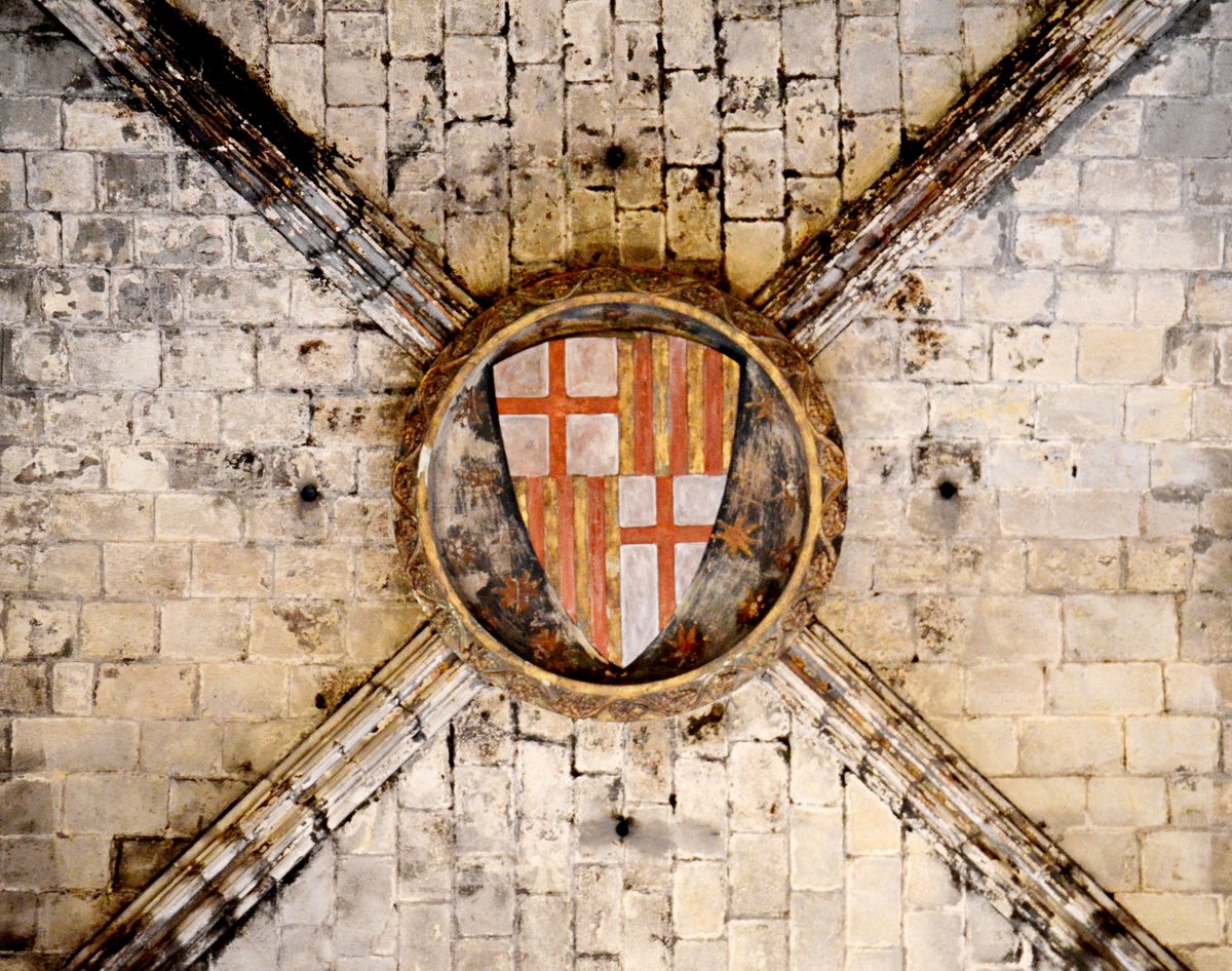 efemarq's tweet photo. L'efemèride d'avui l'escriví en Bruniquer a les seves "Rúbriques" (1608-41) i diu així: "A 9 de Noembre 1383, fou posada ab gran solemnitat la derrera pedra a la clausura de la Volta de Sta. Maria de la Mar". És a dir, en #taldiacomavui fou posada aquesta última clau de volta. https://t.co/lSXcmFytPC