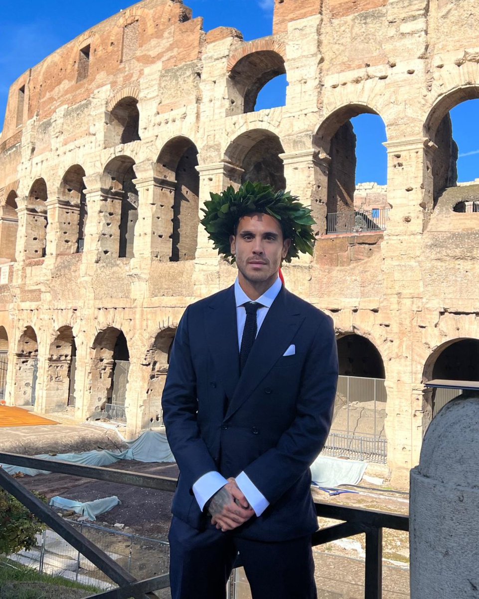 Congratulazioni, Dottore 👨🏻‍🎓🎉👏🏼