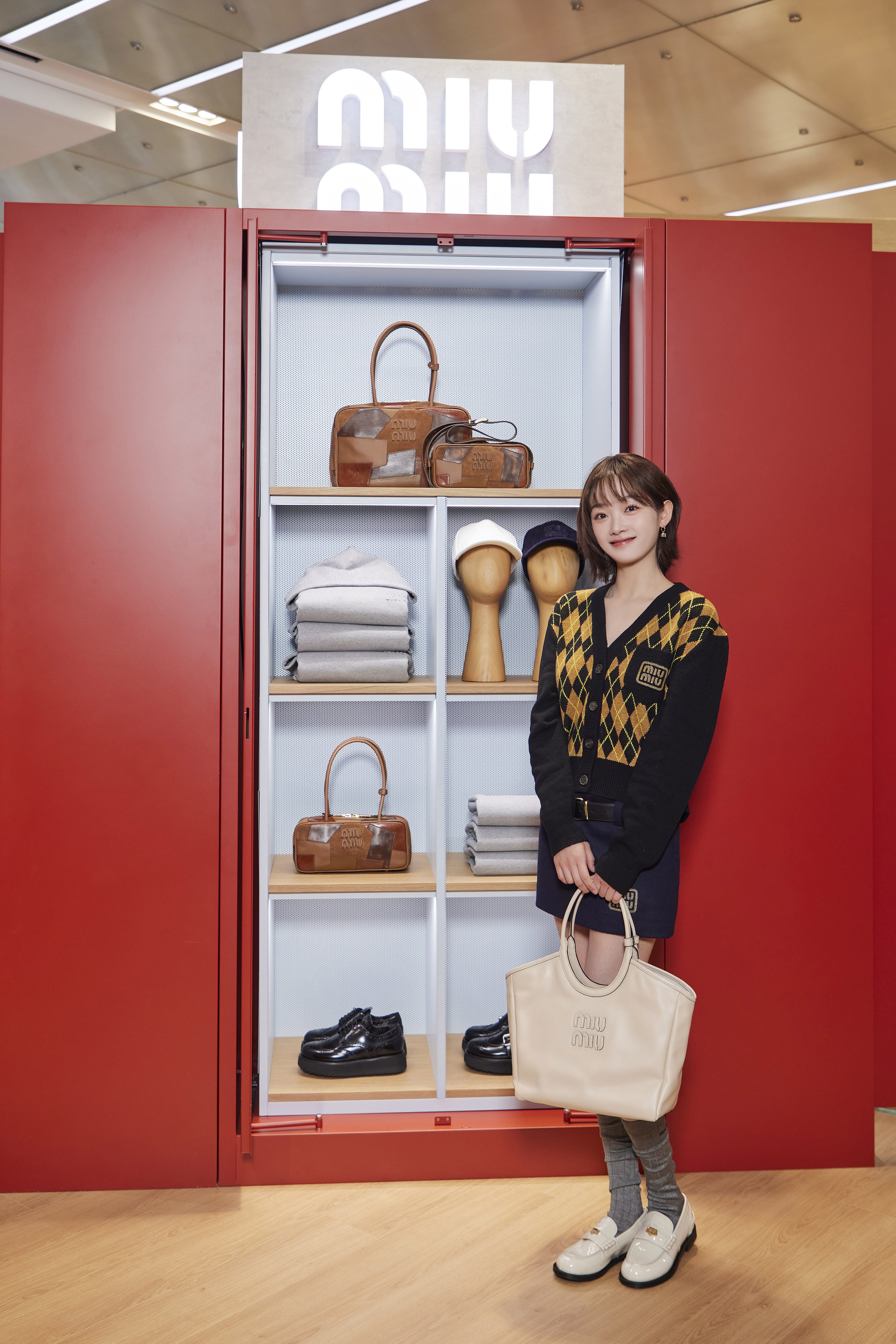 【希少】miumiu 本　インテリア IMG_5556-92a412a0-6987-4daf-