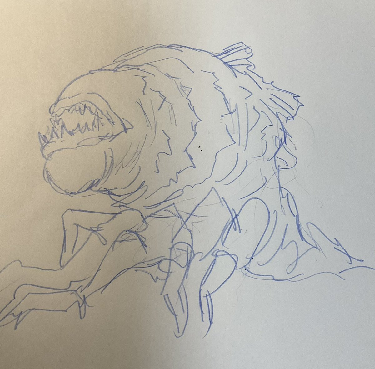 今、同時作画してる脱法テイマーの方に色々キメラ生物が出てくるんでその大まかなデザイン。複数の生物を組み合わせたなるべく不細工不均等にしようと。でも私がやると全部深海魚みたいになっちゃうね。倒し甲斐と見映えがあるようにするため恐竜くらいの大きさかな。火や溶解液を噴くぞ。 