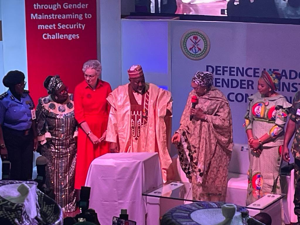 The personal commitment of Nigerian CDS, General CG Musa, to the Women Peace and Security Agenda is an area where we at @UKinNigeria are delighted to work with him. I was pleased to give a goodwill message and share my experience in this important work.