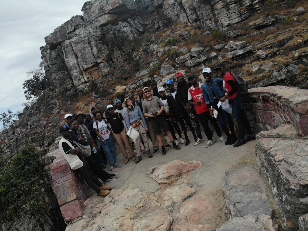 Mais um curso sobre a herpetofauna e seus hemoparasitos em Angola concluído com sucesso! 🇦🇴🐍🦎💚 #herpetology #parasites #fieldwork #africa