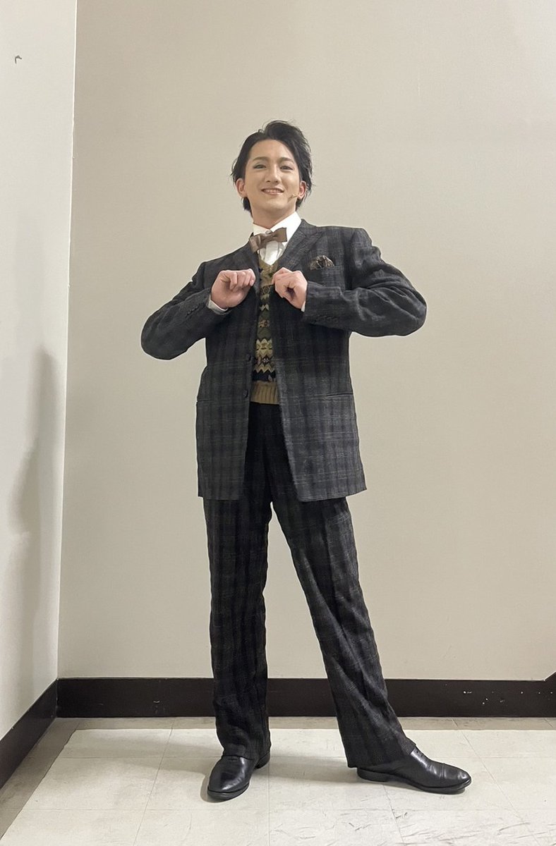 junctionstaff's tweet image. 【中桐聖弥】ミュージカル・ピカレスク『LUPIN ～カリオストロ伯爵夫人の秘密～』初日の幕が開きました✨東京公演は11月28日まで帝国劇場にて🎩応援よろしくお願いします！📰🖊️
#中桐聖弥
#LUPIN
