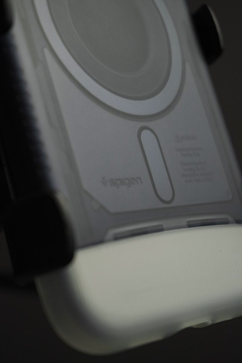 fbrown_visuals's tweet image. 😮‍💨🤯🔥

Limited classic C1, in all it’s glory!

Love the black one!

@SpigenWorld 

#iphone15promax #iphone15pro #spigen #spigenc1 #iphonecases #iphoneaccessories
