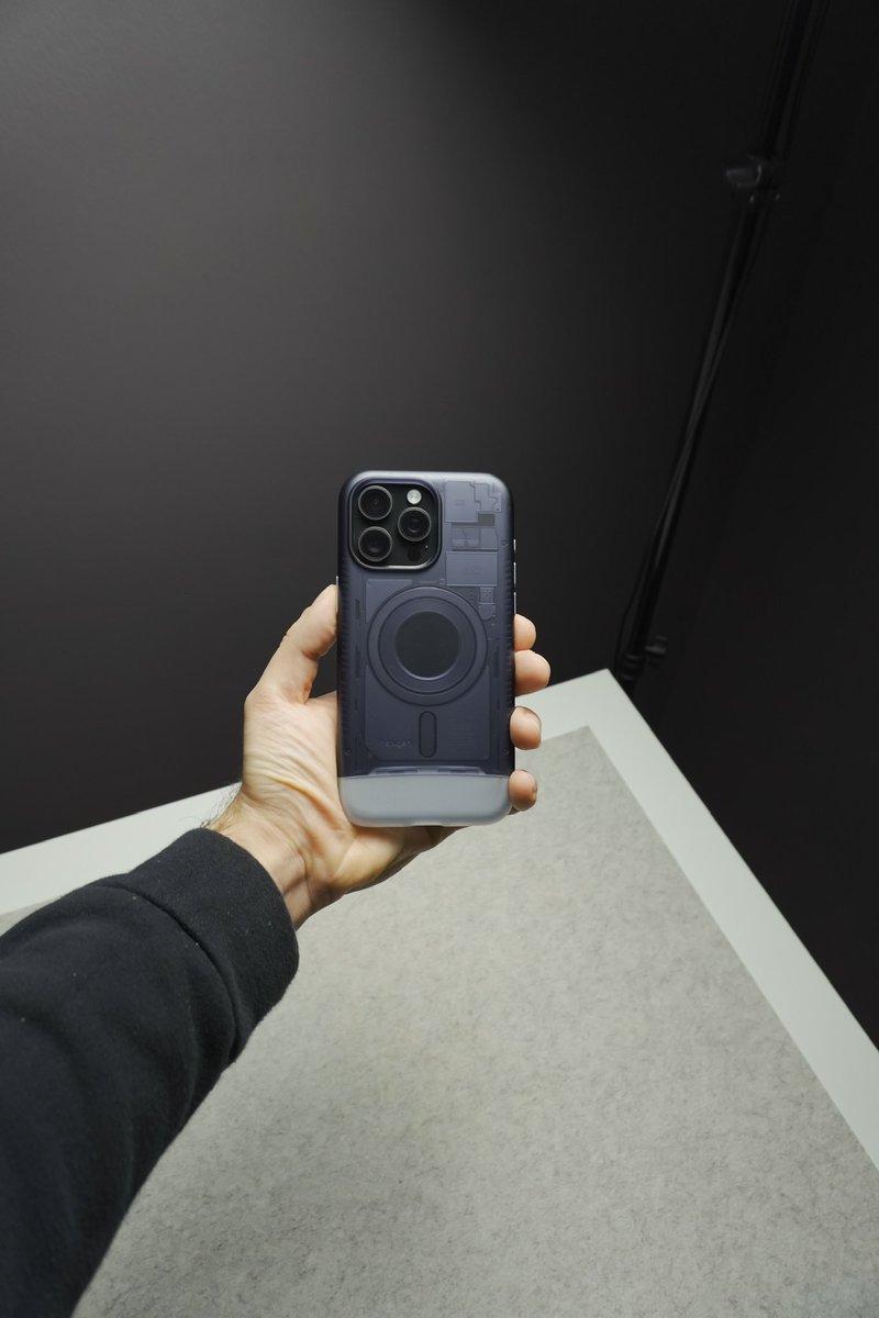 fbrown_visuals's tweet image. 😮‍💨🤯🔥

Limited classic C1, in all it’s glory!

Love the black one!

@SpigenWorld 

#iphone15promax #iphone15pro #spigen #spigenc1 #iphonecases #iphoneaccessories