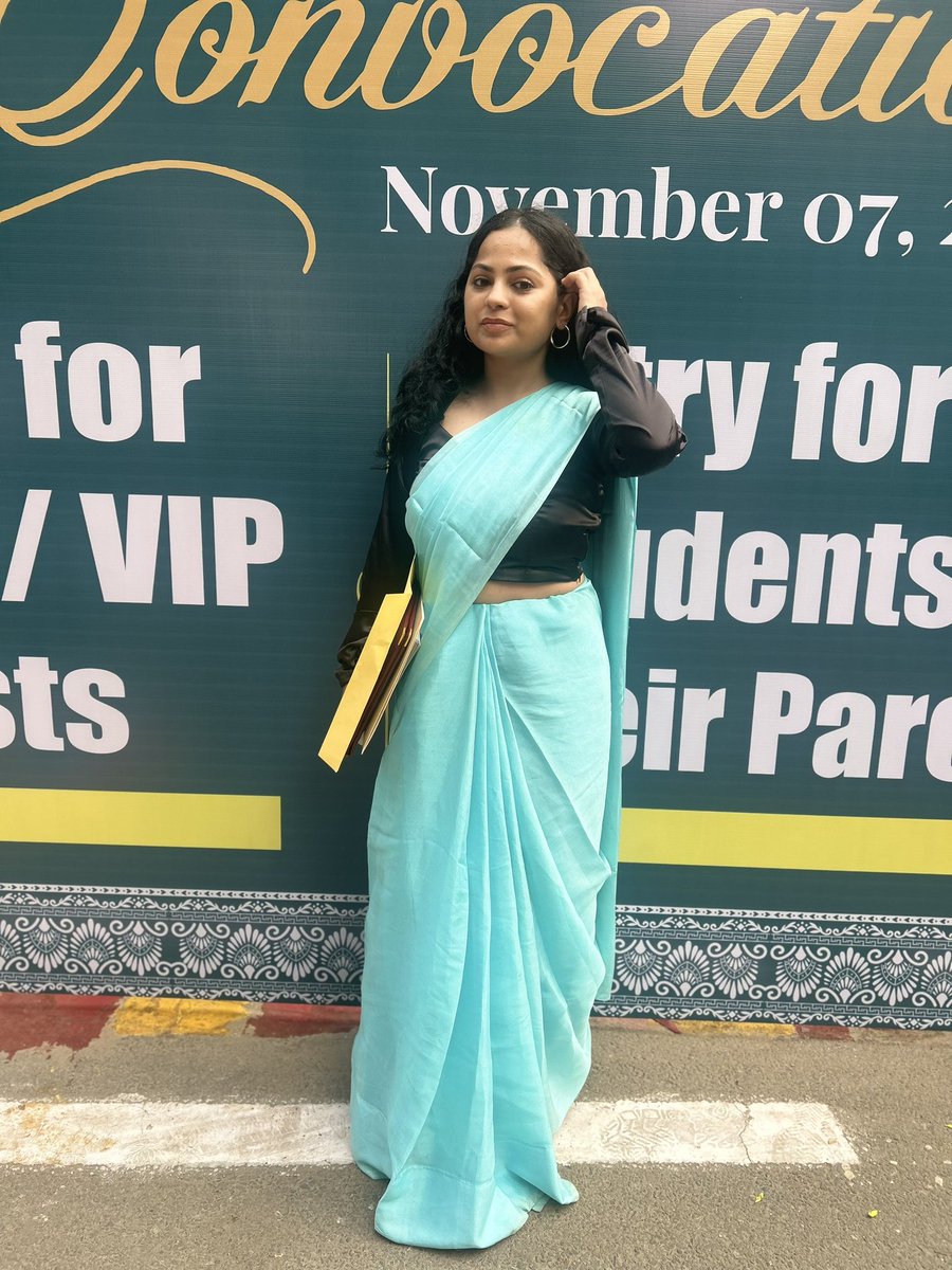 Gaurikaa2's tweet image. Done and dusted?🎓🥂