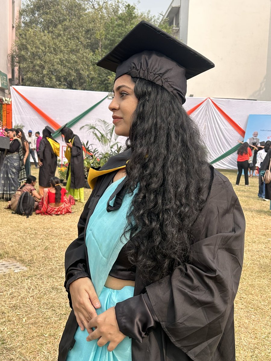 Gaurikaa2's tweet image. Done and dusted?🎓🥂